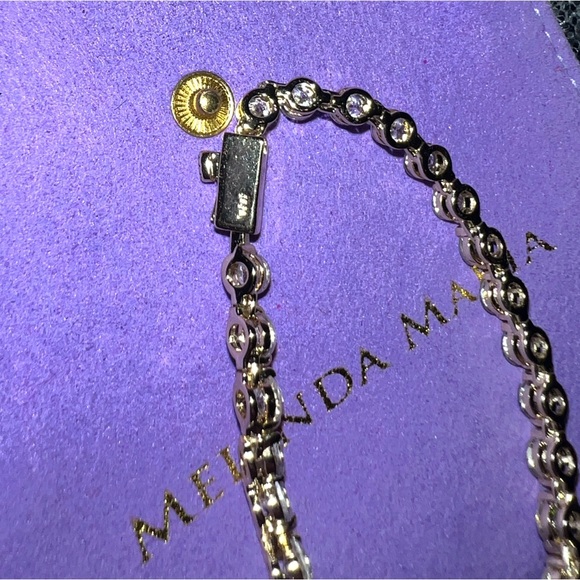 Melinda Maria She’s An Icon 16” GOLD Tennis Necklace new in box gift wrapped - Picture 4 of 9